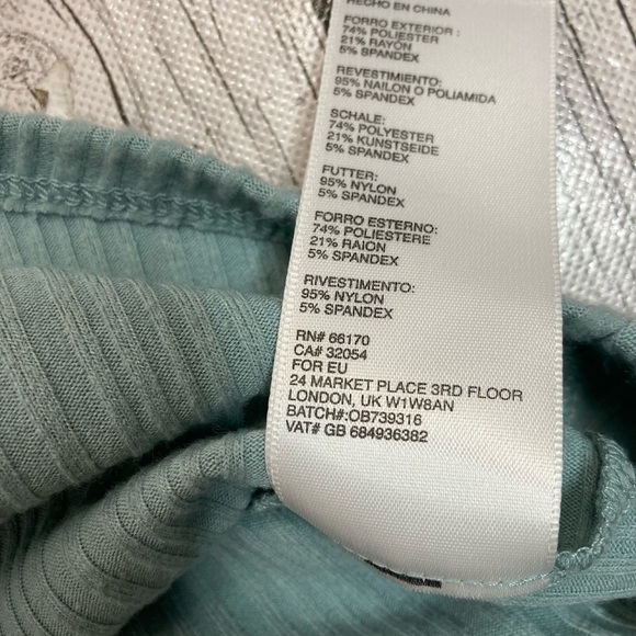 Urban Outfitters Briella Ribbed Knit  Romper - Picture 11 of 11